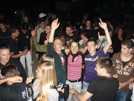 185386_189662747762231_100001555206381_489939_294059_n