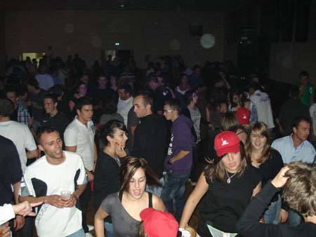313302_223279087733930_100001555206381_602392_230349794_n